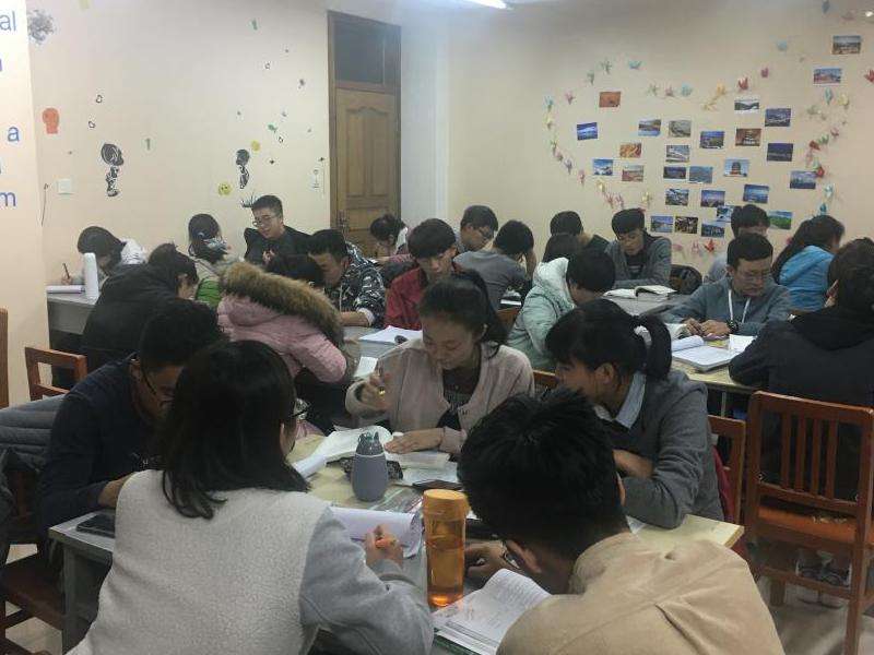 学习如何加入和参与Facebook的小组社区